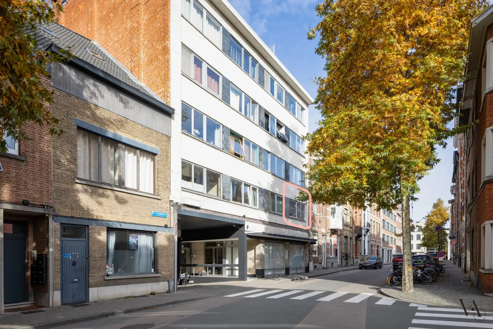 Ruime en volledig uitgeruste studio in het hart van Leuven foto {{pictureIndex}}