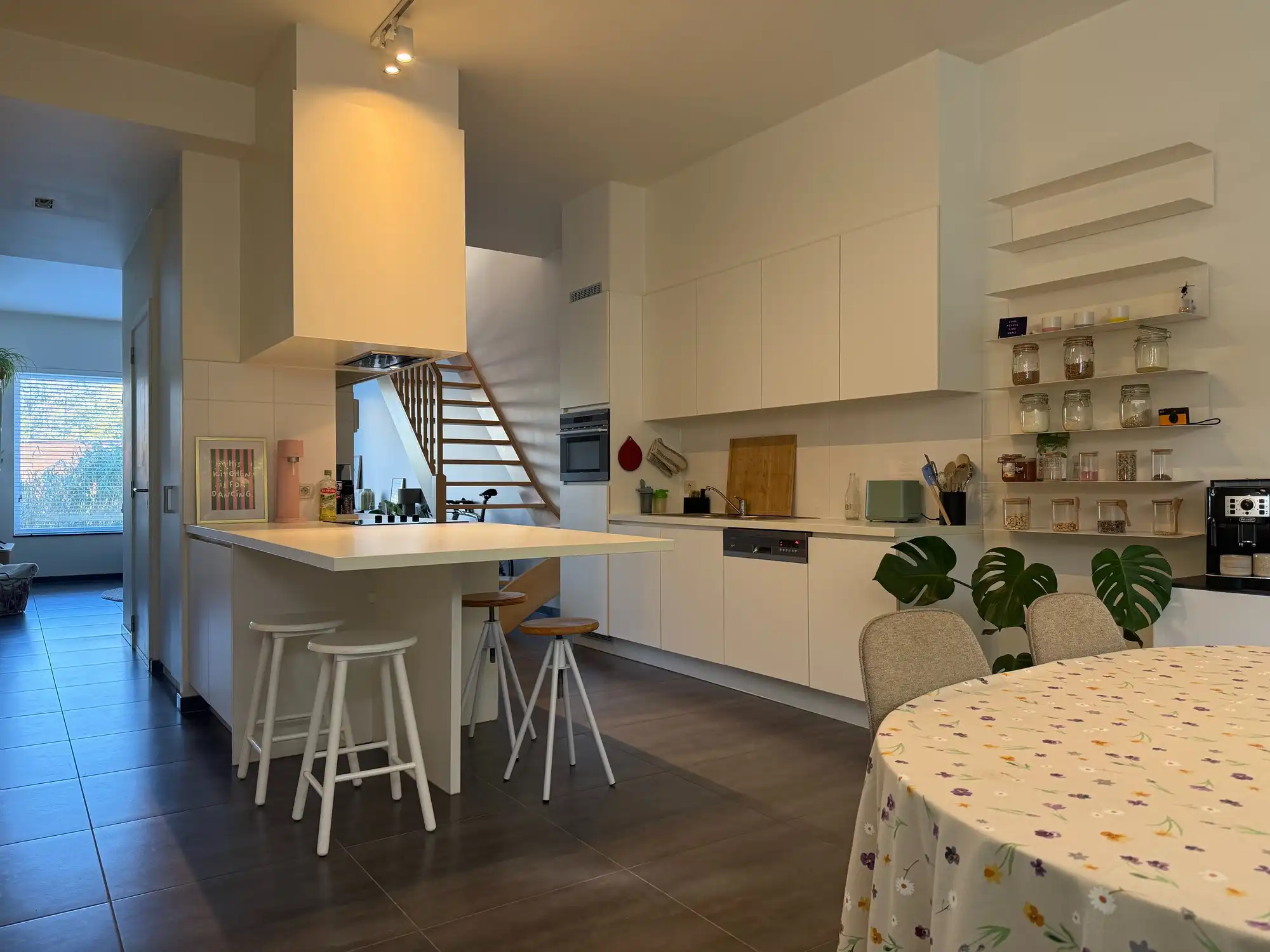 Mooie verzorgde kaaiwoning met 2 parkeerplaatsen | Vlaanderenkaai foto 3