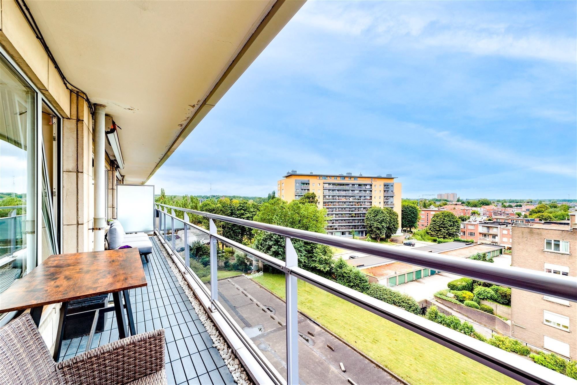 Instapklaar appartement met 3 slpk en zonnig terras foto 2