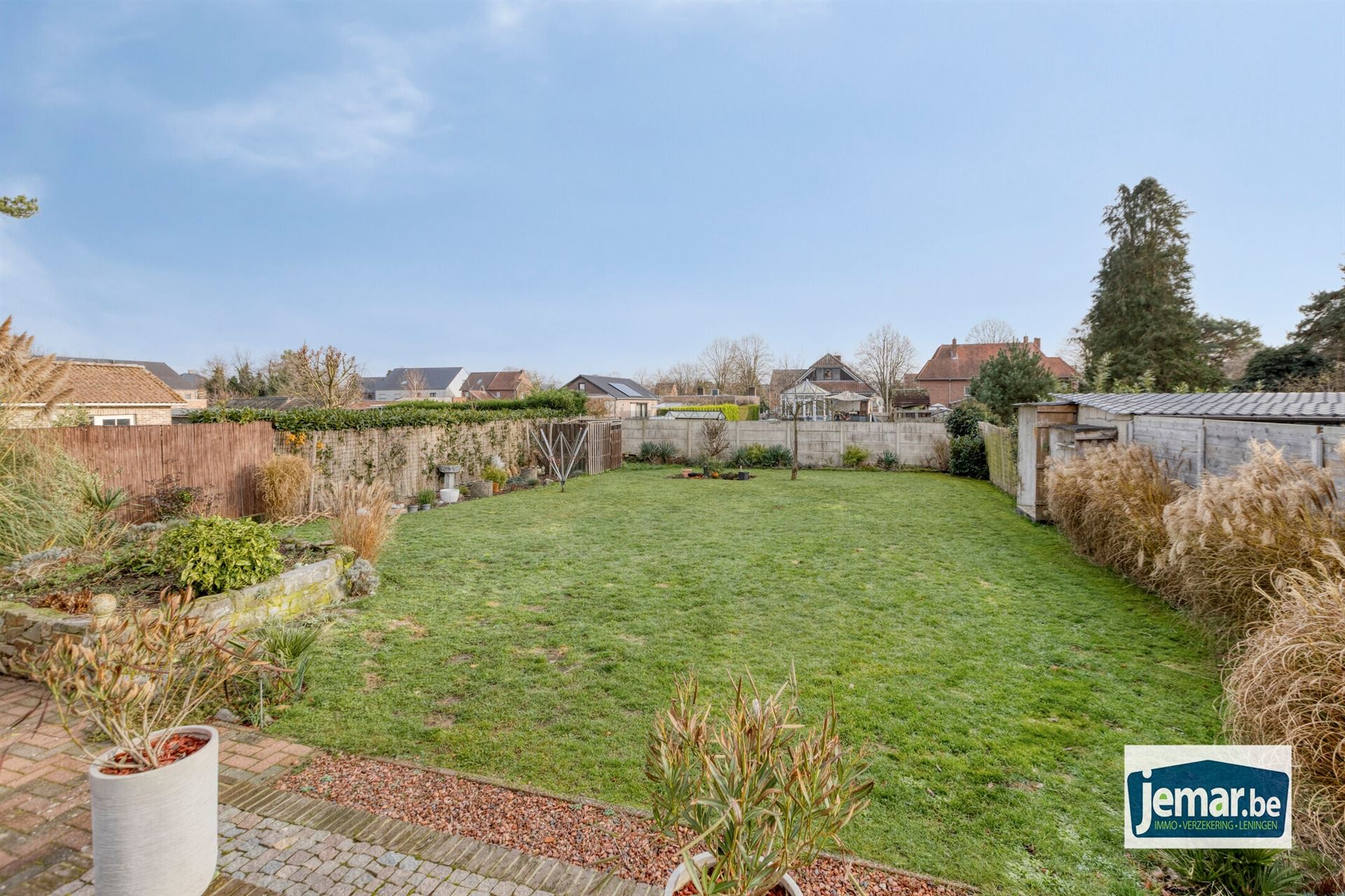 Vrijstaande bungalow woning met 3 slaapkamers en inpandige garage  foto 35