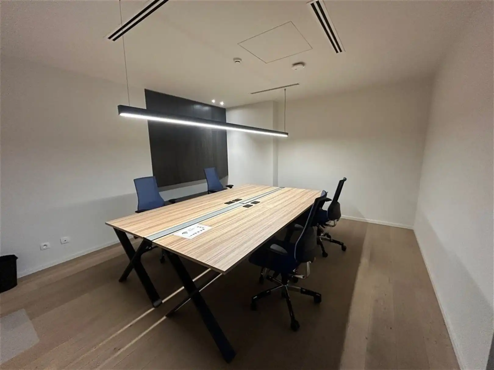 Kantoorgebouw foto 8