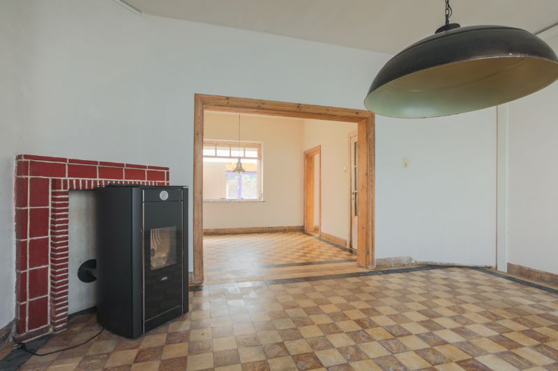 Te renoveren woning met2 slaapkamers op een totale oppervlakte van 481m². foto 9
