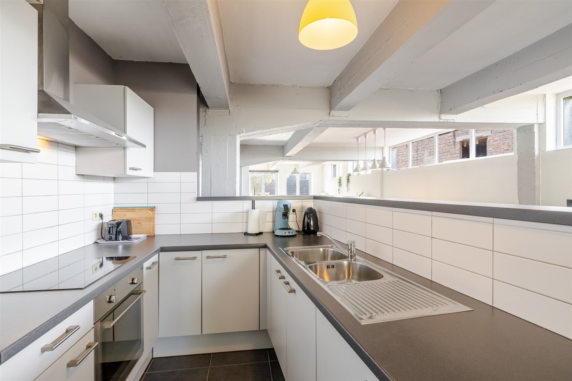 Ruim 2 slpk app met groot terras en garage in Ten-Ede foto 7