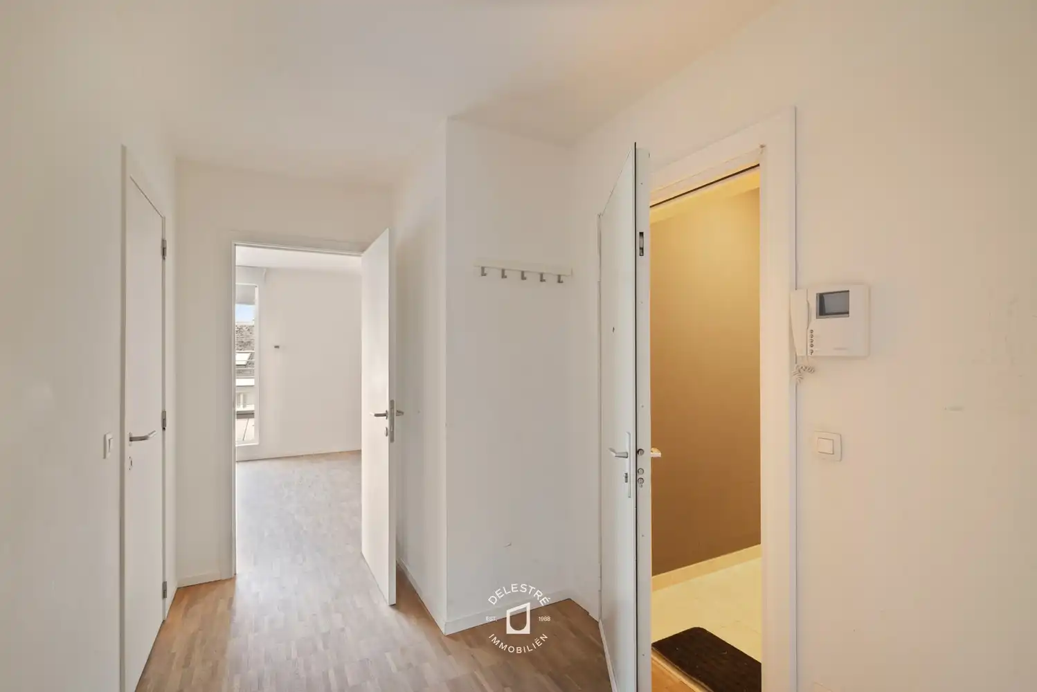 ** IN OPTIE ** ZALIGE ZONNIGE PENTHOUSE MET GIGA TERRAS VAN 42 M2 + 2 PARKINGS + KELDER foto 9