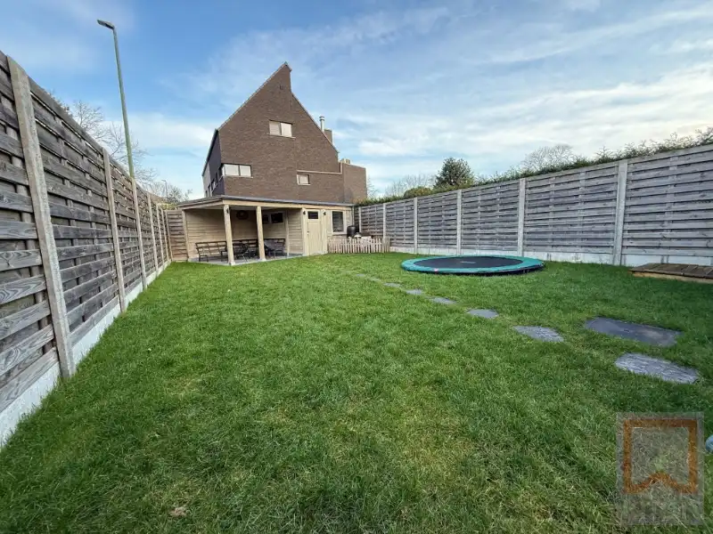 Instapklare gerenoveerde woning met 4 slaapkamers, zonnepanelen en thuisbatterij foto 19