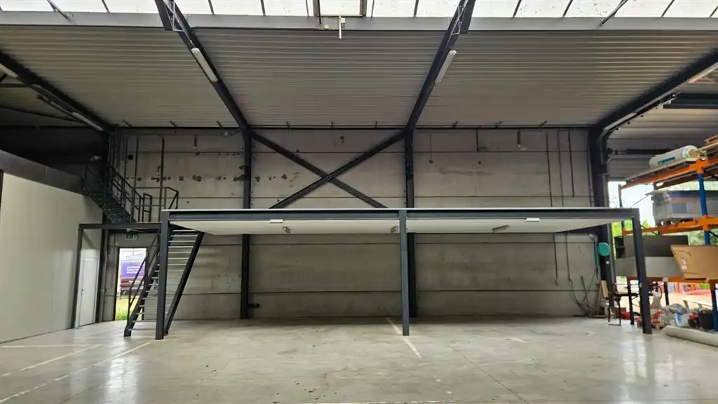 Magazijn op zichtlocatie langs E17 foto 4