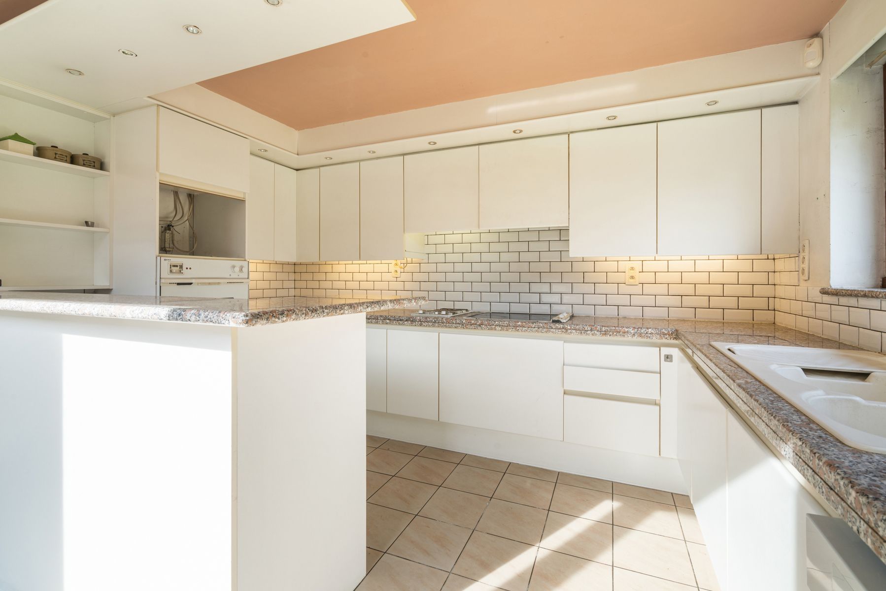 Kantoor met woning te Denderhoutem. foto 12