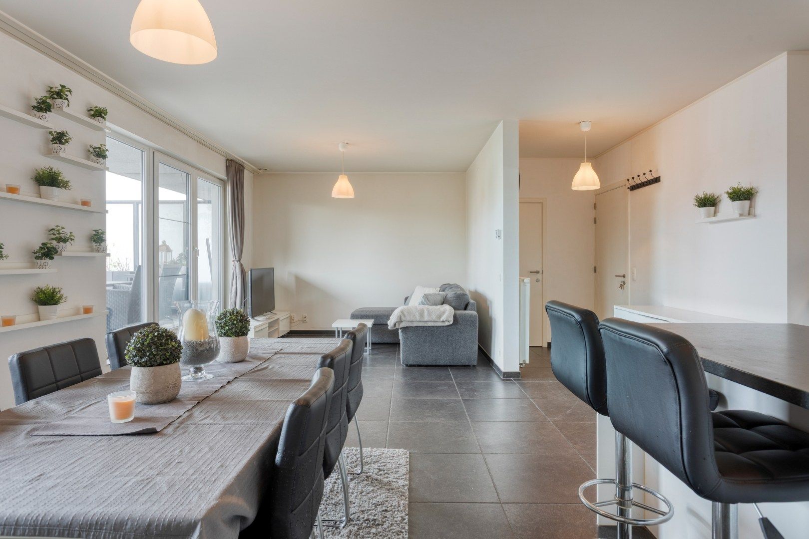 Instapklaar 1 slpk appartement met terras en garage foto 7