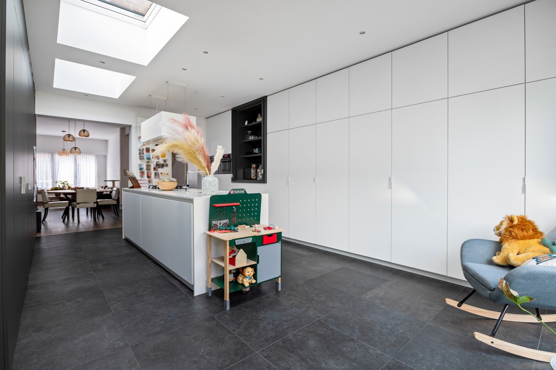 Lichtrijke en ruime woning op uitstekende ligging foto 2