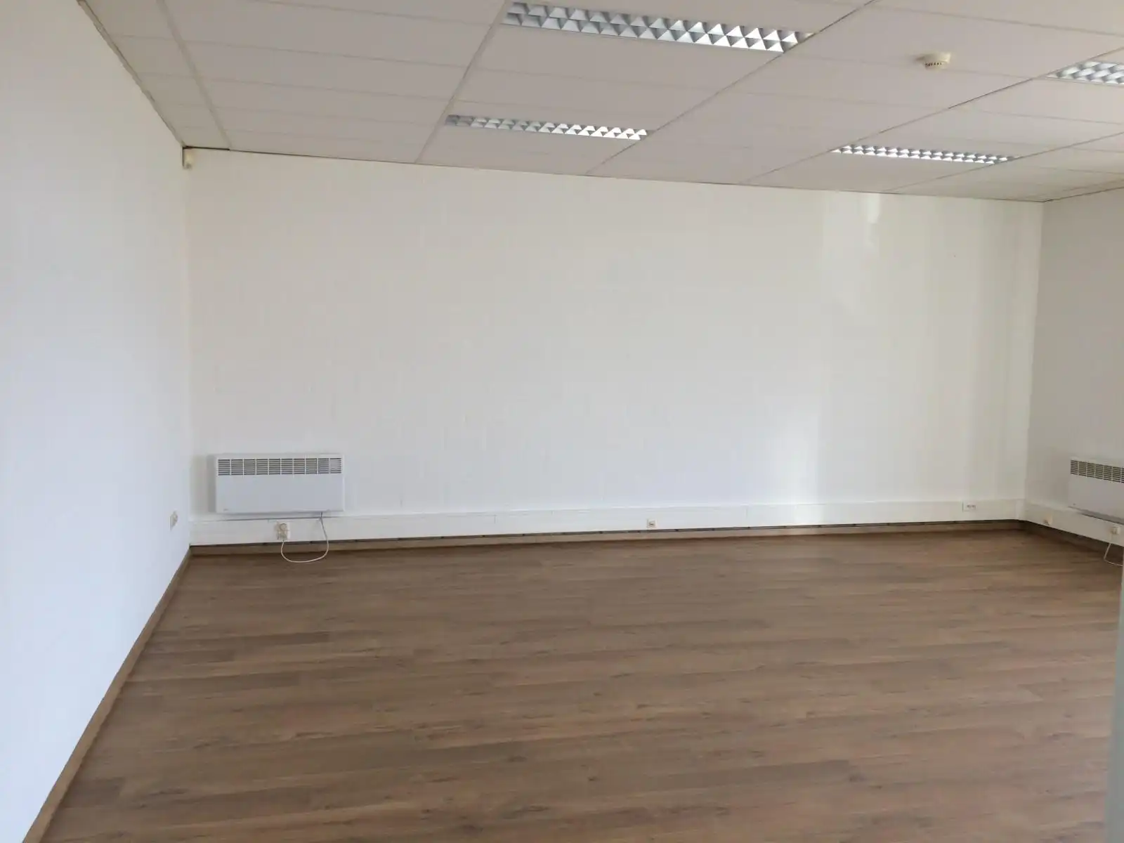 Kantoor te huur foto {{pictureIndex}}