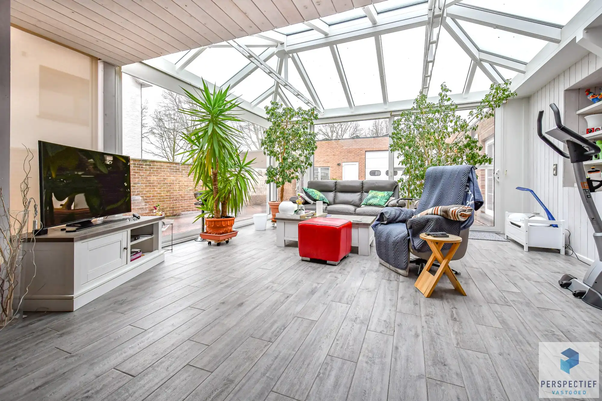 Grote woning met loods in een rustige omgeving foto 4