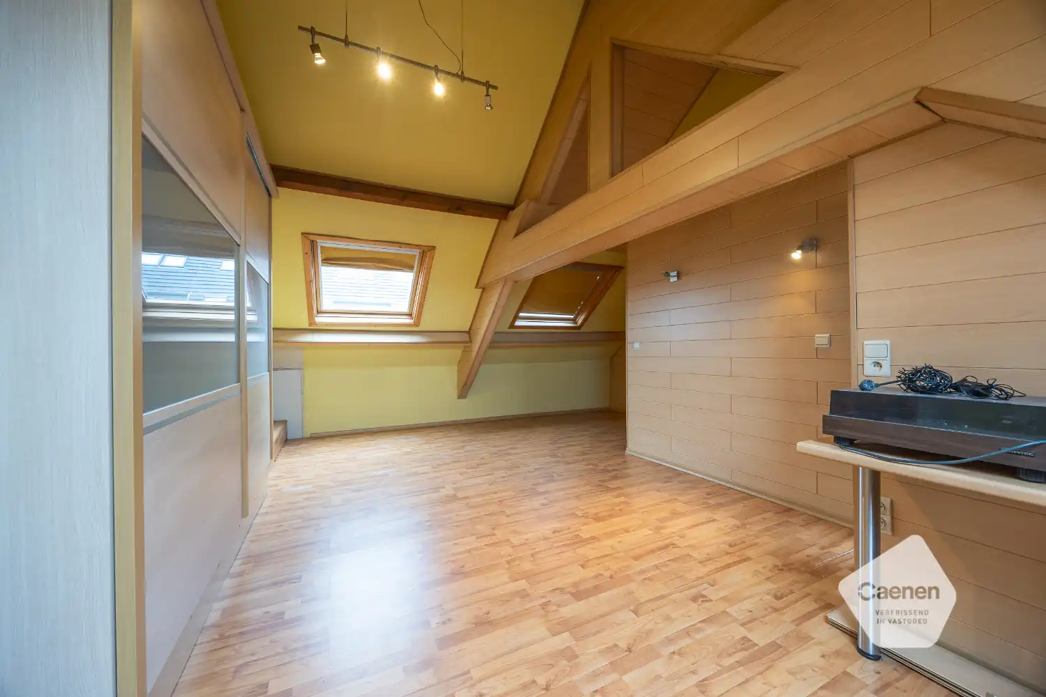 Woning met handelsgelijkvloers op commerciële ligging foto 26