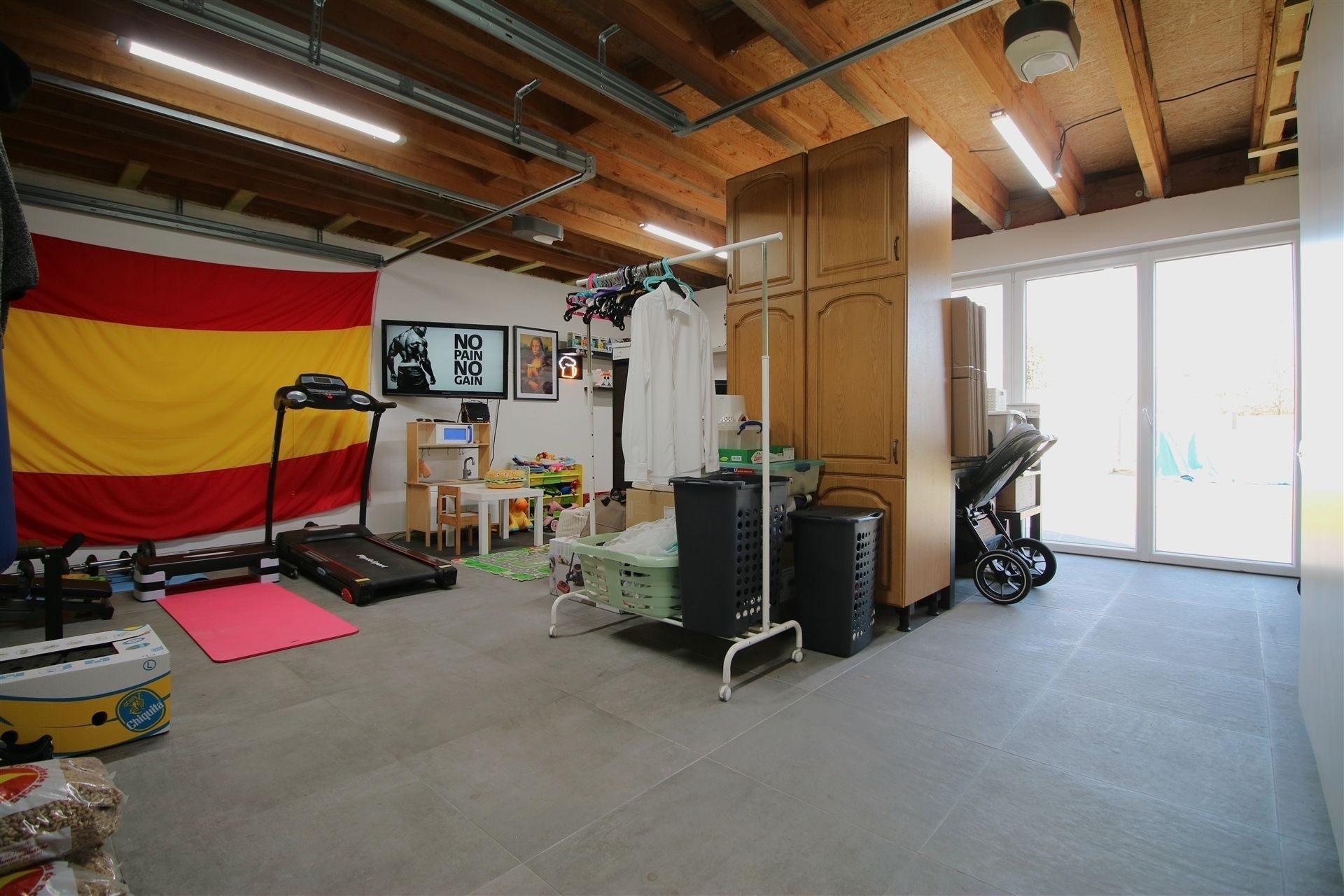 Gerenoveerde woning met 4 slaapkamers foto 8