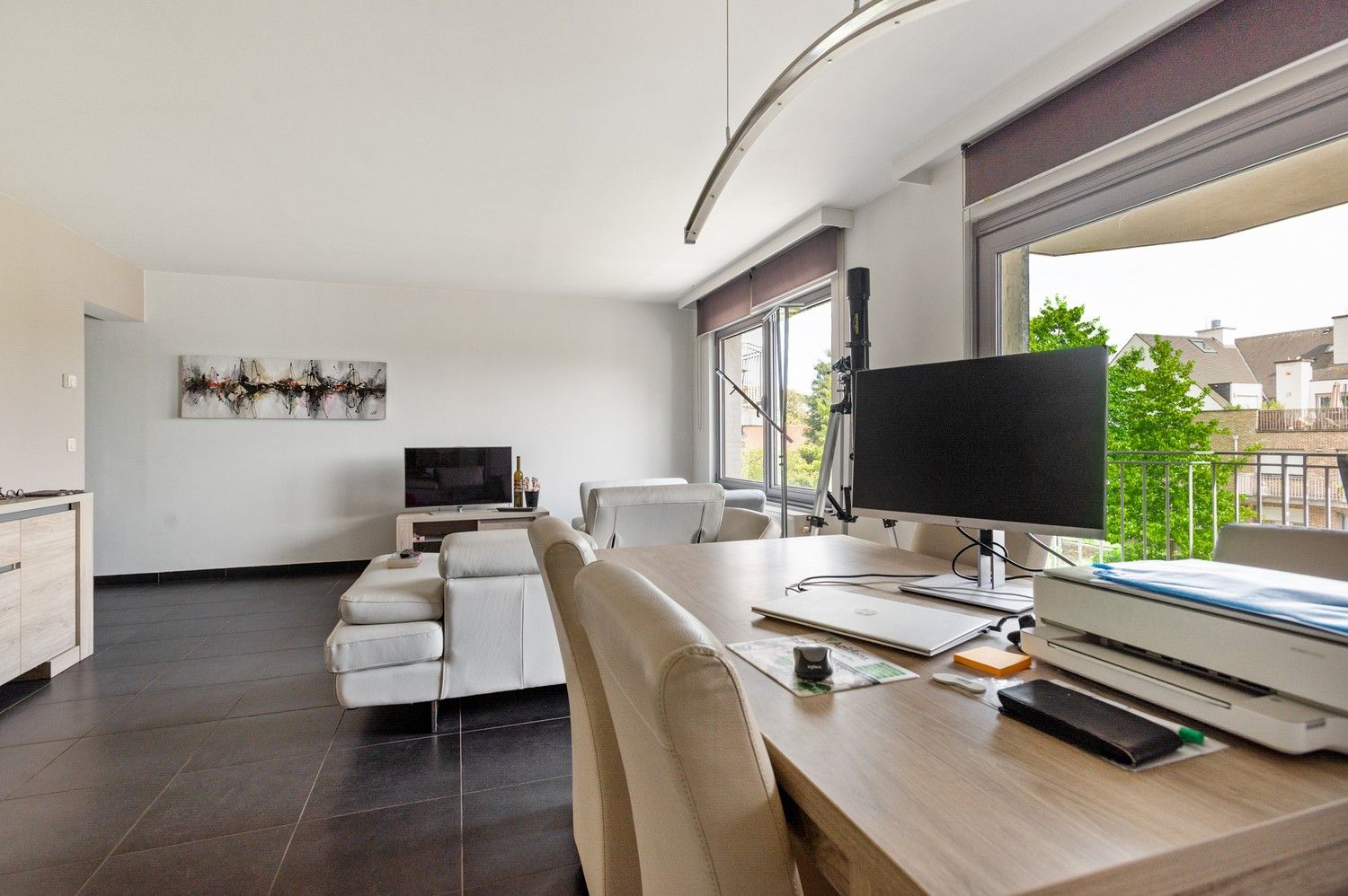 Instapklaar appartement met terras en 2 slaapkamers op centrale ligging in Wijnegem foto 3