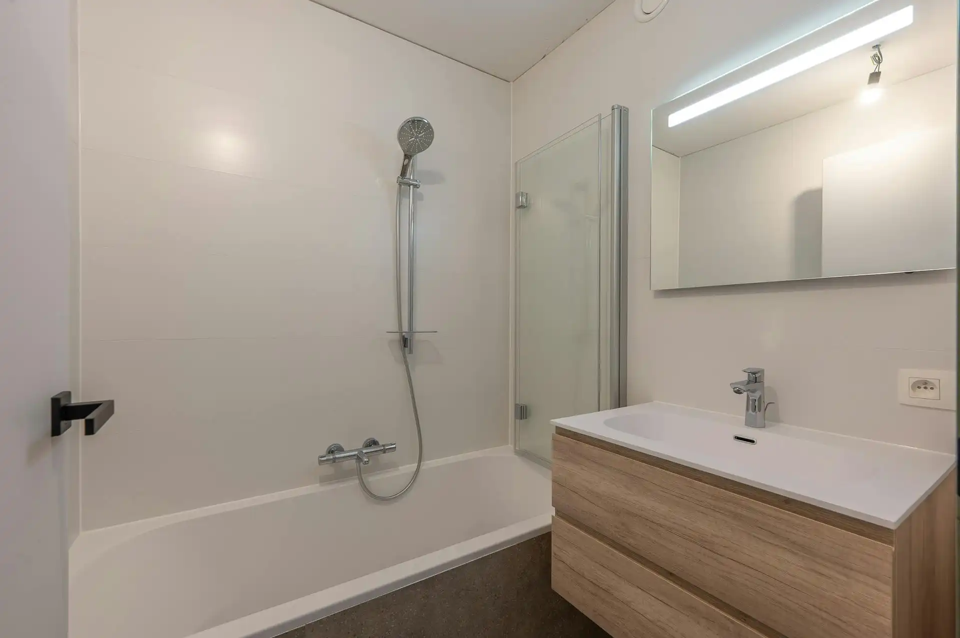 Nieuwbouw appartement met zeezicht te koop in Knokke foto 9