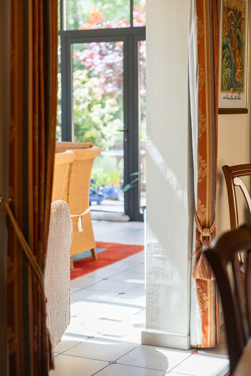 Prachtige open bebouwing met riante tuin op toplocatie foto 8