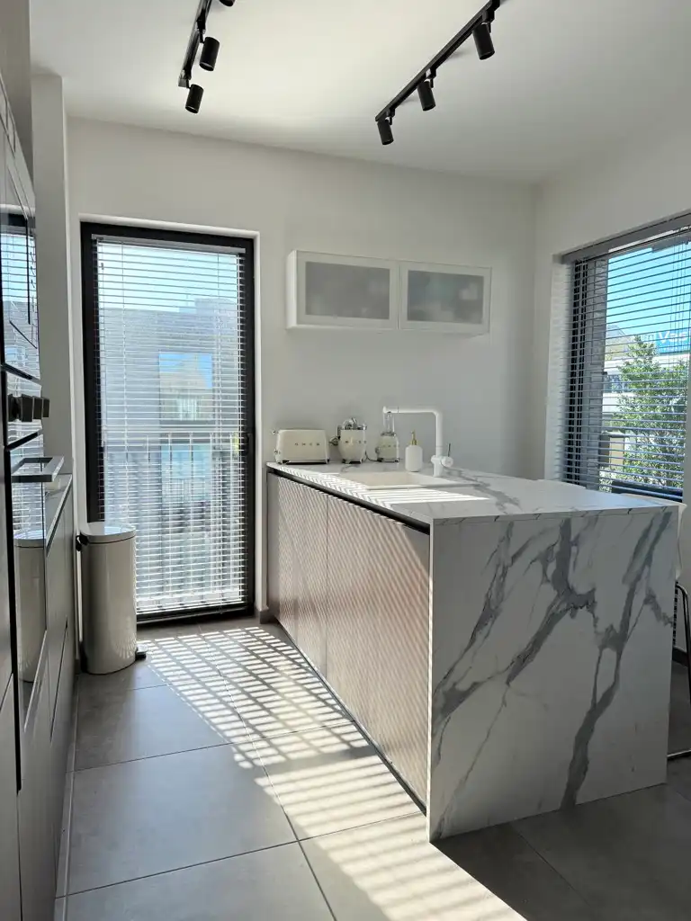 Tweeslaapkamerappartement op toplocatie met parkeerplaatsen foto 6