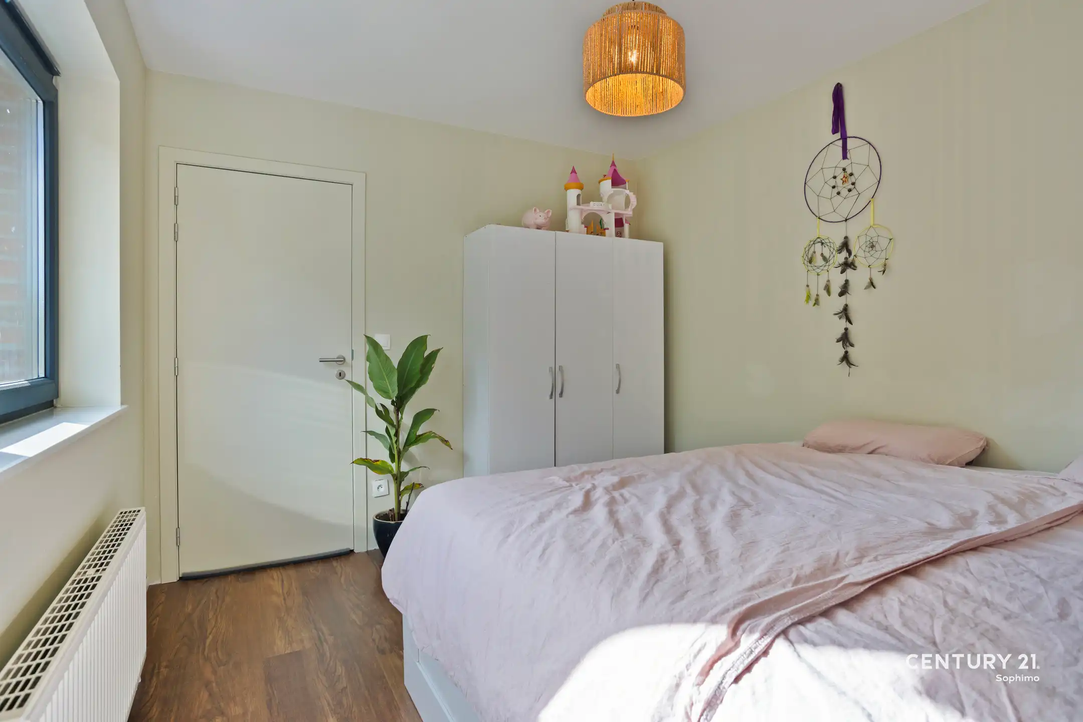 Recente, instapklare woning met 4 slaapkamers foto 15
