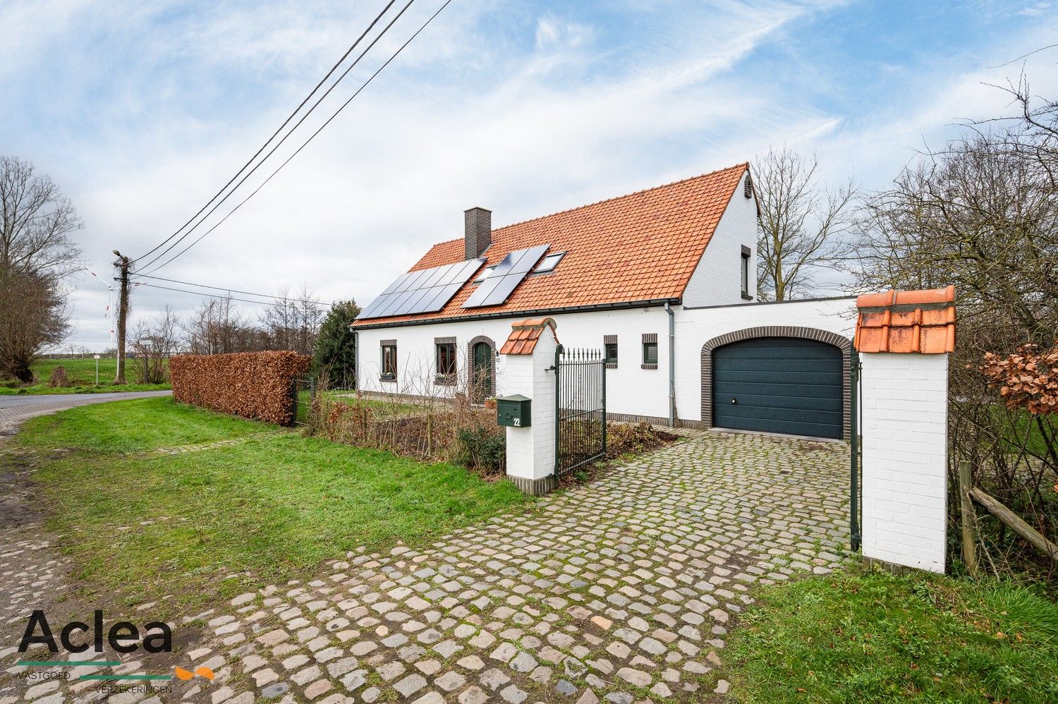 Landelijke woning op een groen ruim perceel foto 3