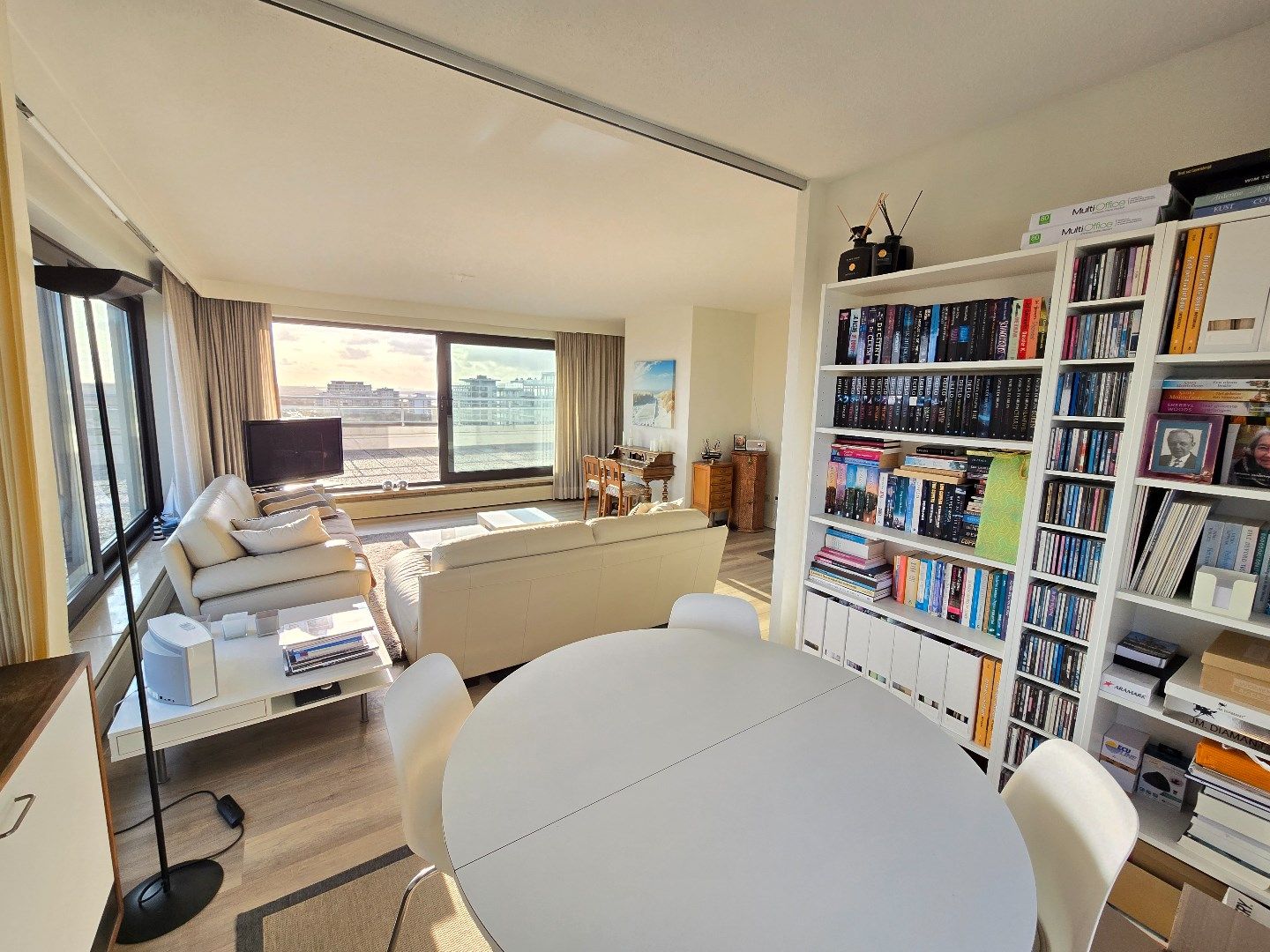 Penthouse 2 slpk's met zeezicht foto 8