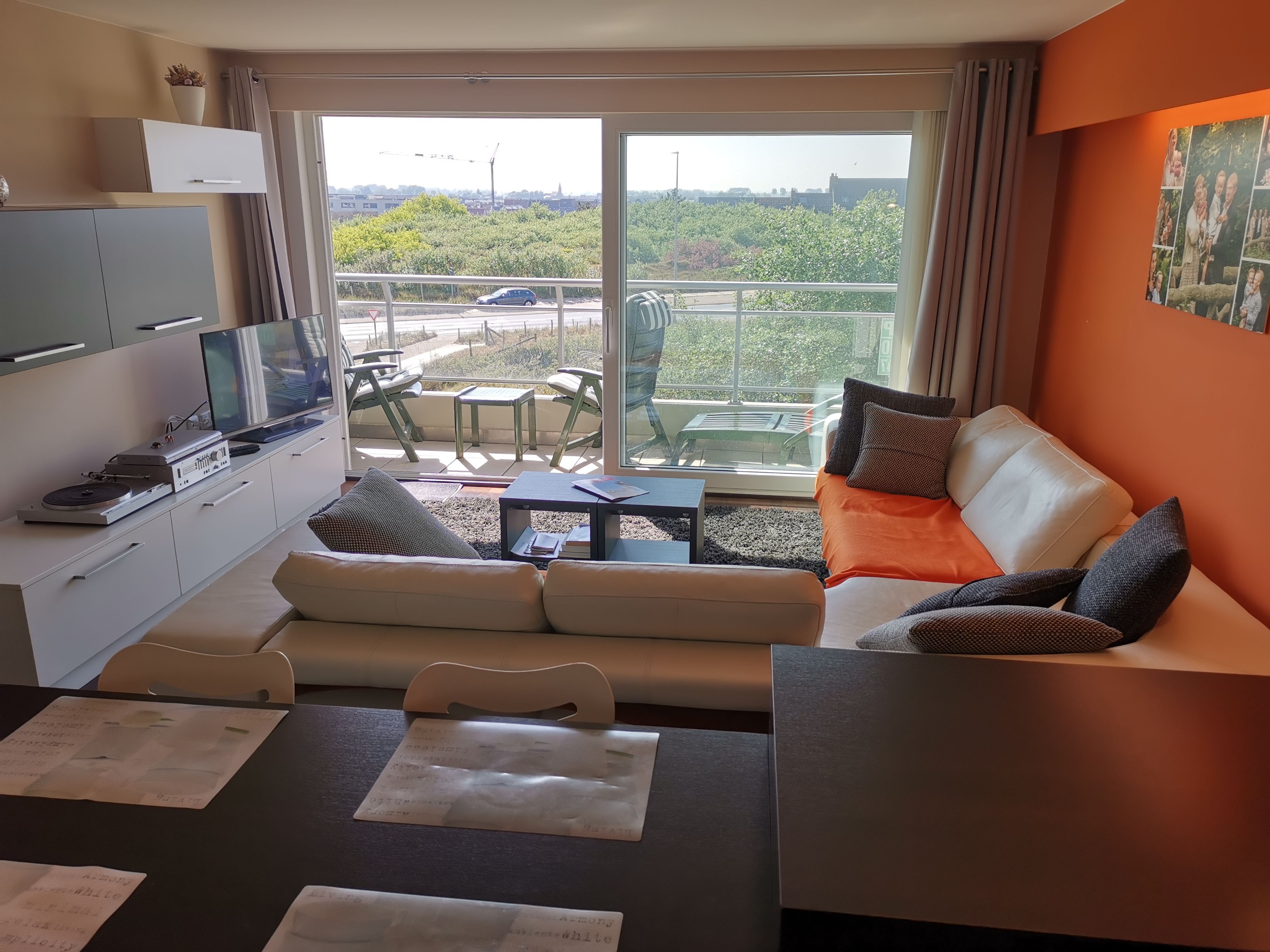 Volledig vernieuwd, luxueus afgewerkt app. met 1 slaapkamer aan de zonnekant met terras foto 2