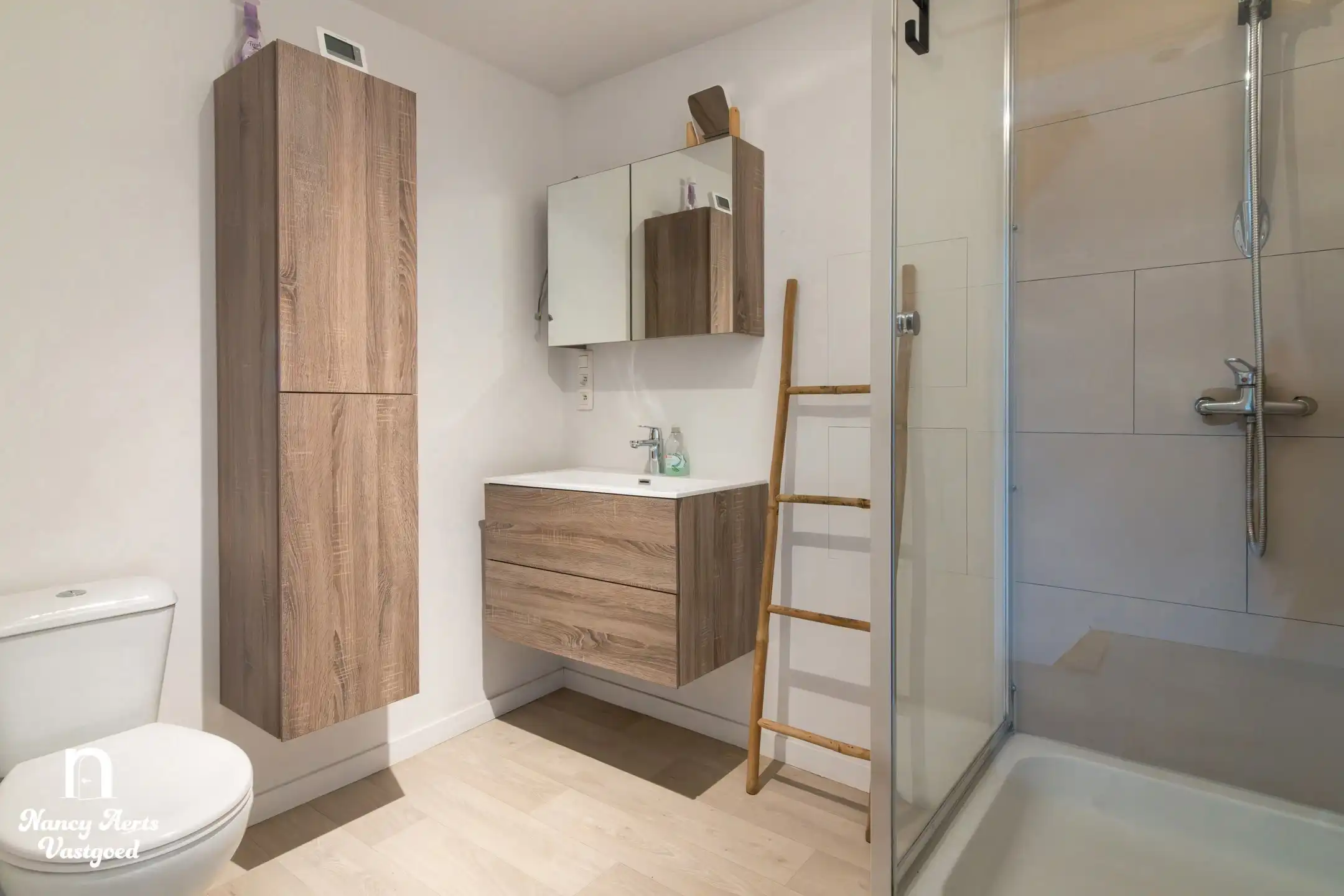 Charmante gerenoveerde woning met zuidgerichte tuin foto 25