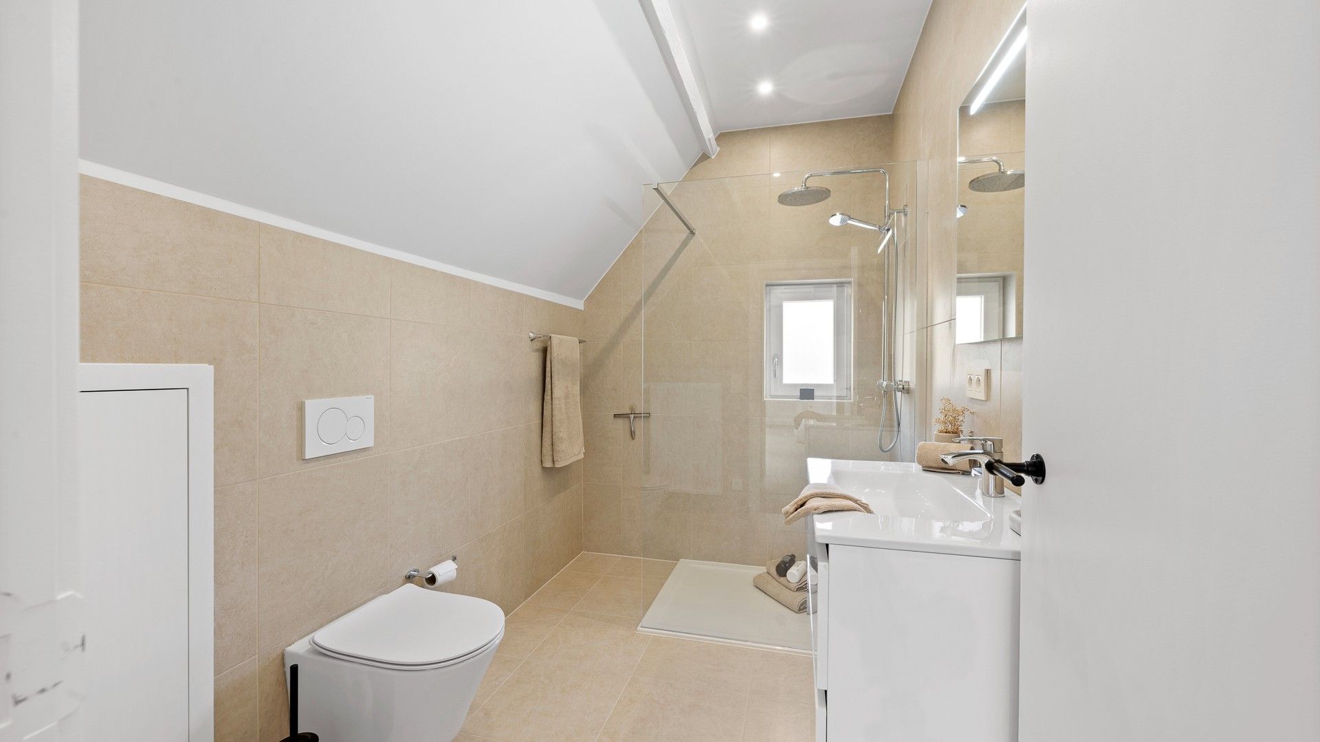 Charmante koppelvilla ideaal gelegen in een rustig paadje in het Zoute. foto 22