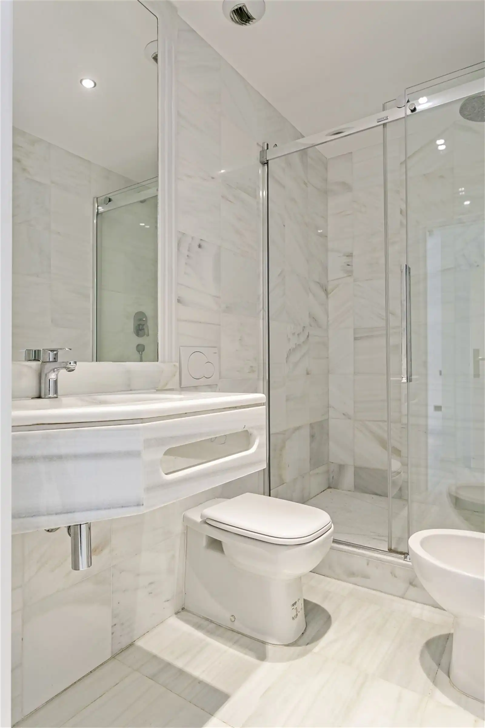 For the shop aholics between us: Meir shopping street foto 6