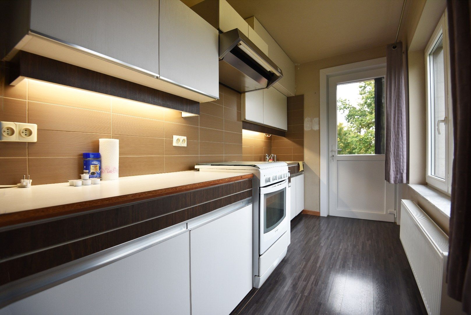 Ruim appartement (108m2) met 2 slaapkamers en autostaanplaats rustig gelegen te Eeklo foto 2