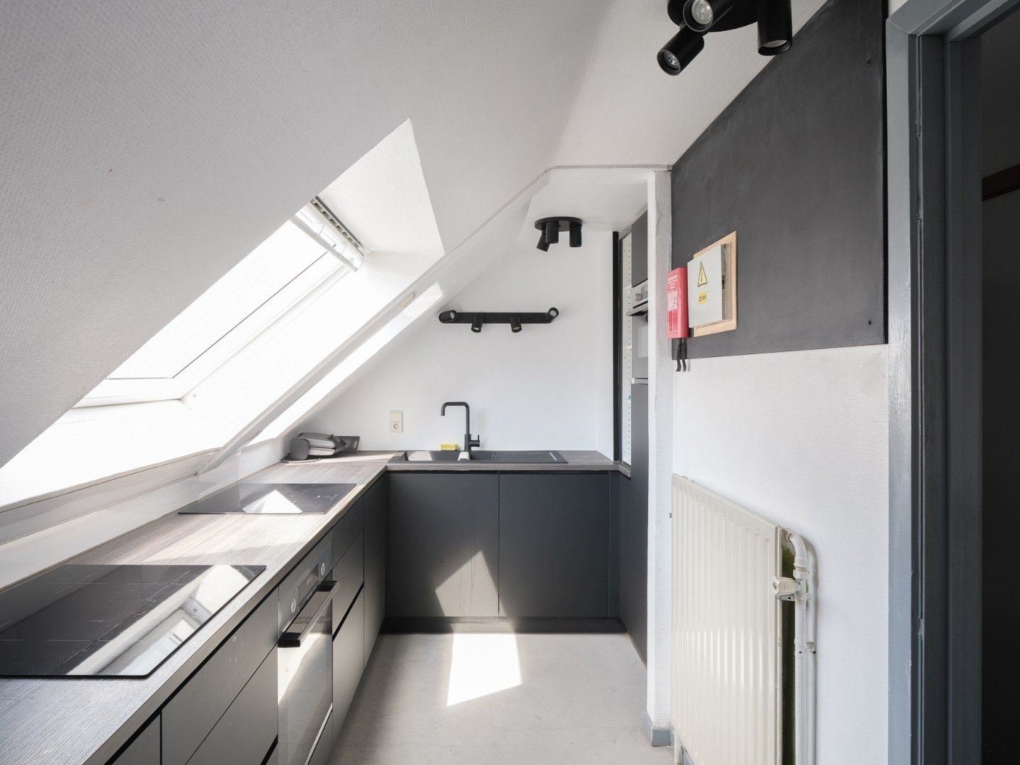 Uitstekende investeringskans met 10 studentenkamers en 4 studio's  in het hart van de studentenstad foto 30