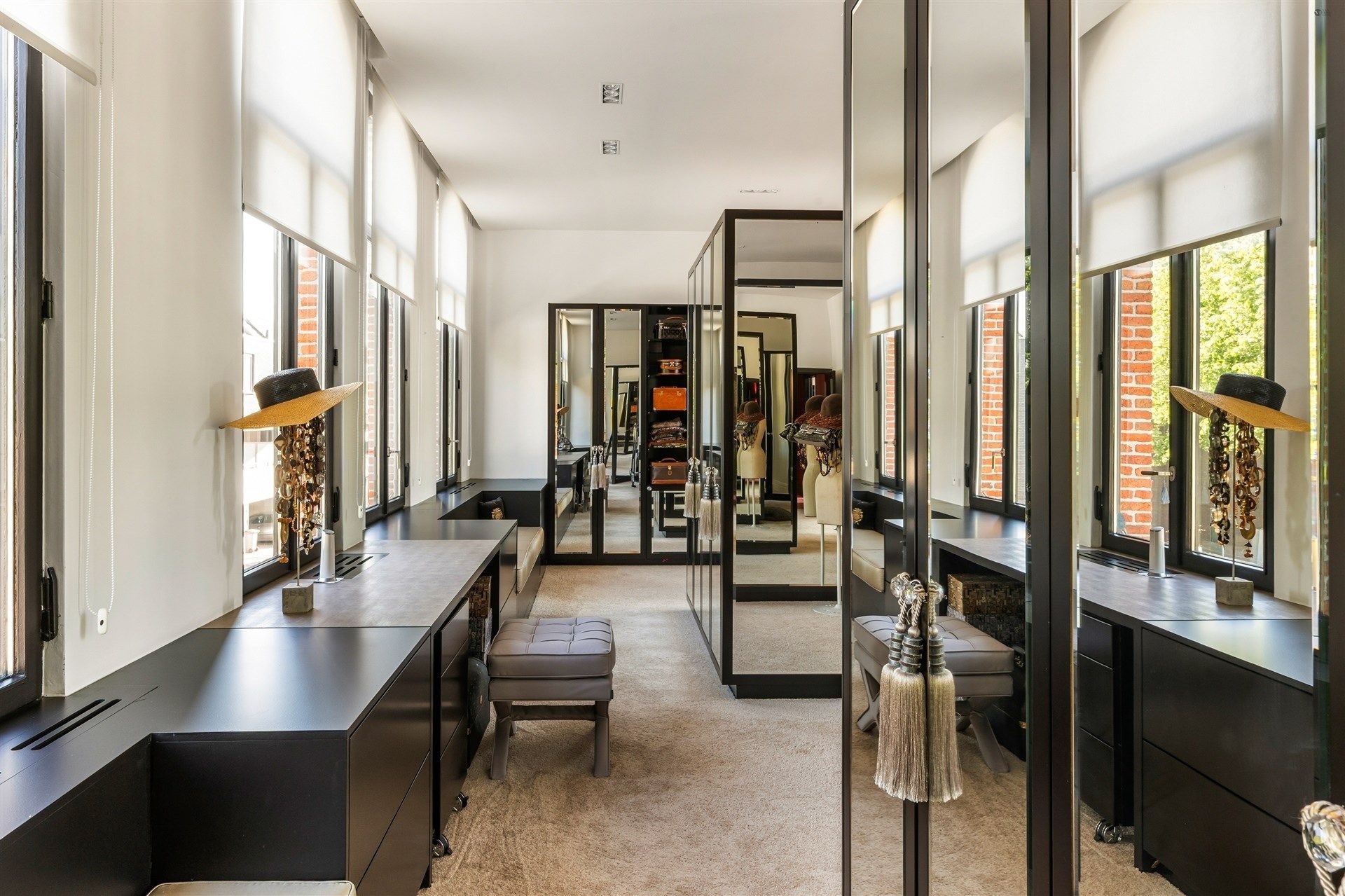 Stijlvolle en hoogwaardig afgewerkte villa met bijgebouw op fantastische locatie op perceel van 1784 m² foto 36