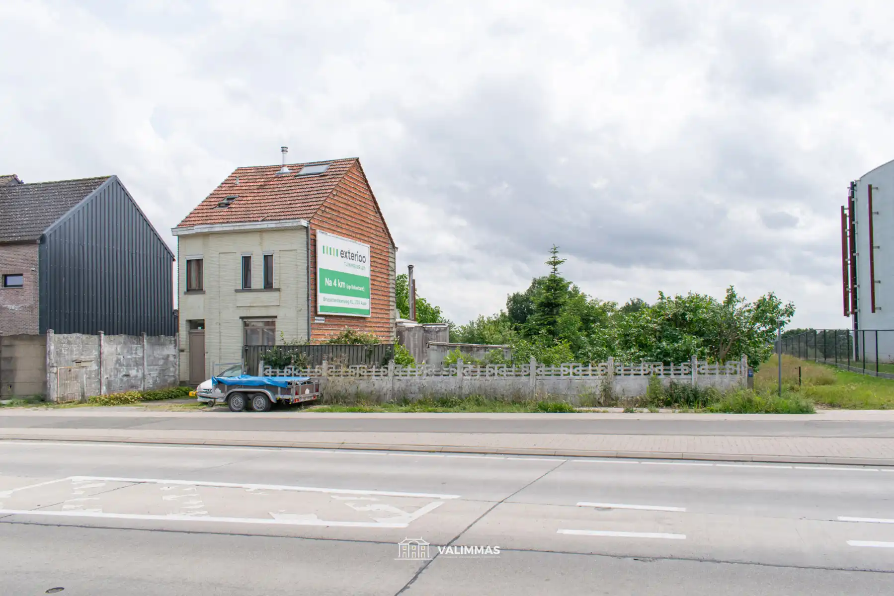 Driegevelwoning op 6 are 40, met mooie tuin en parking ... foto 2