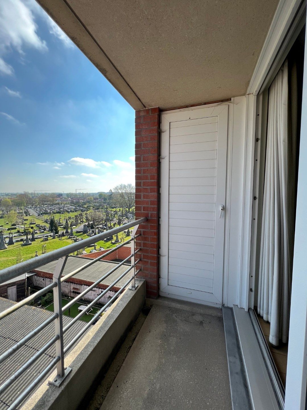Ruim en lichtrijk appartement met 2 slpks en 2 garages. foto 16