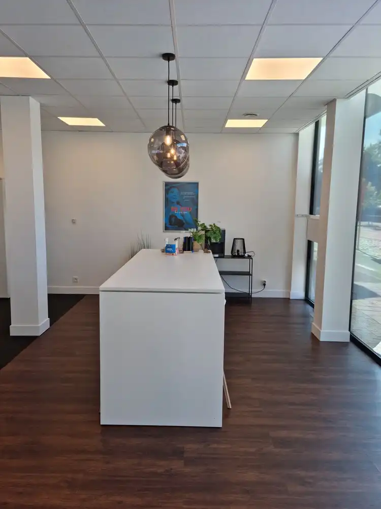 Instapklaar commercieel gelijkvloers (233 m²) met 3 parkeerplaatsen te huur in Aalter foto 6