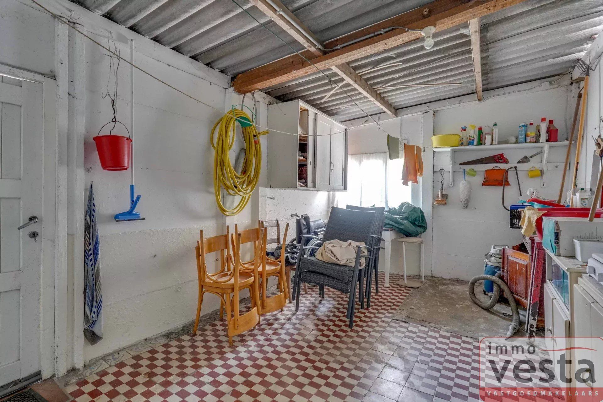 Te renoveren woning met landelijke ligging foto 14