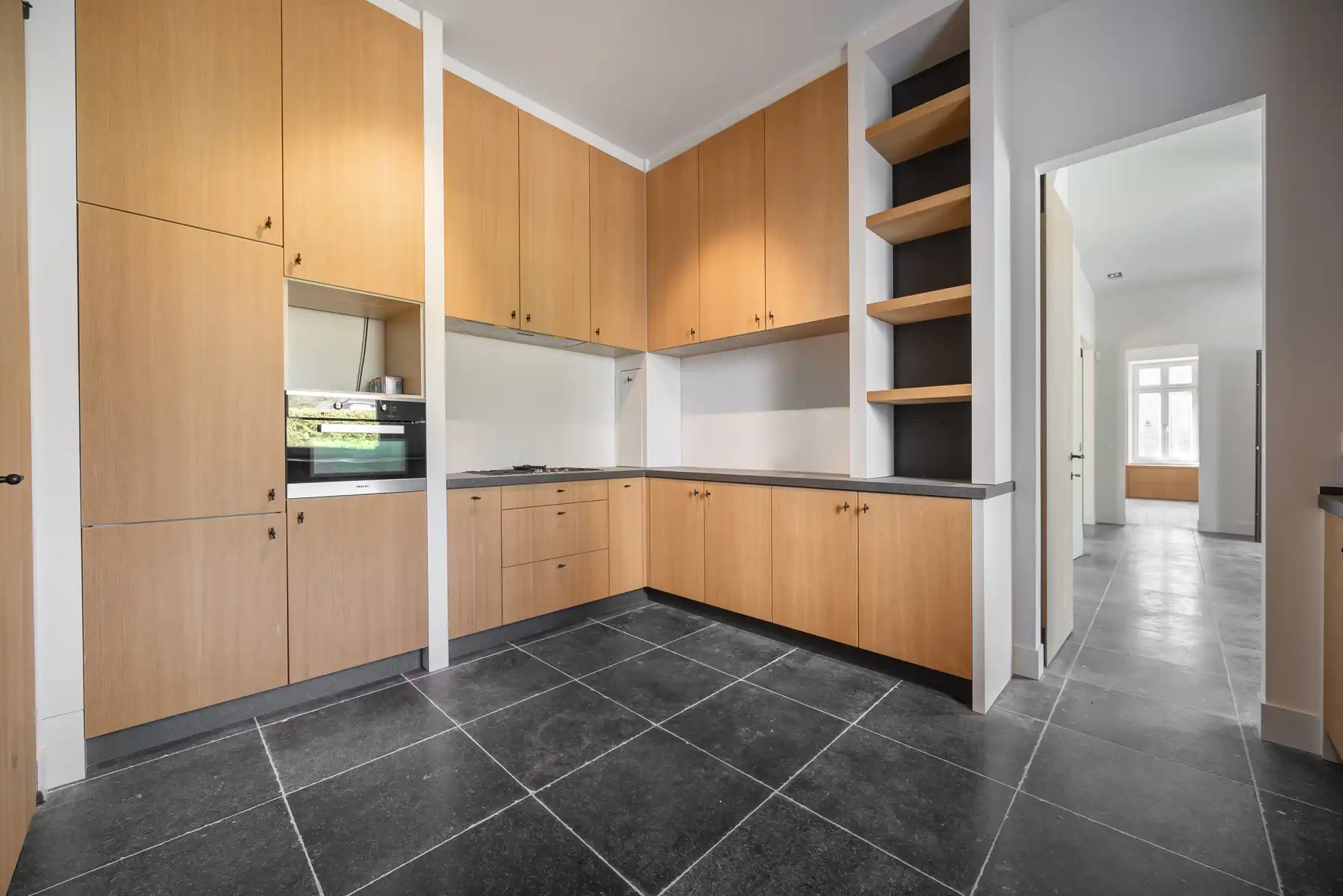 Magnifieke villa op 2.415 m² in residentiële wijk foto 18