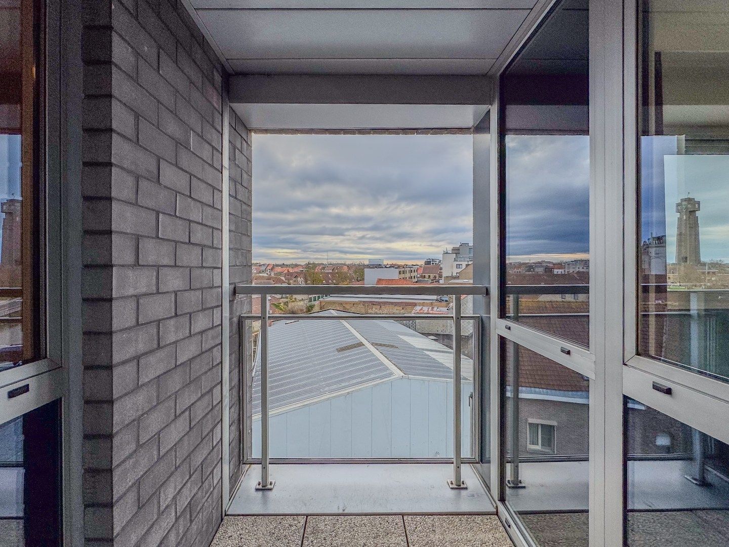 Ruim appartement met 2 slaapkamers en terras met prachtige vergezichten! foto 15