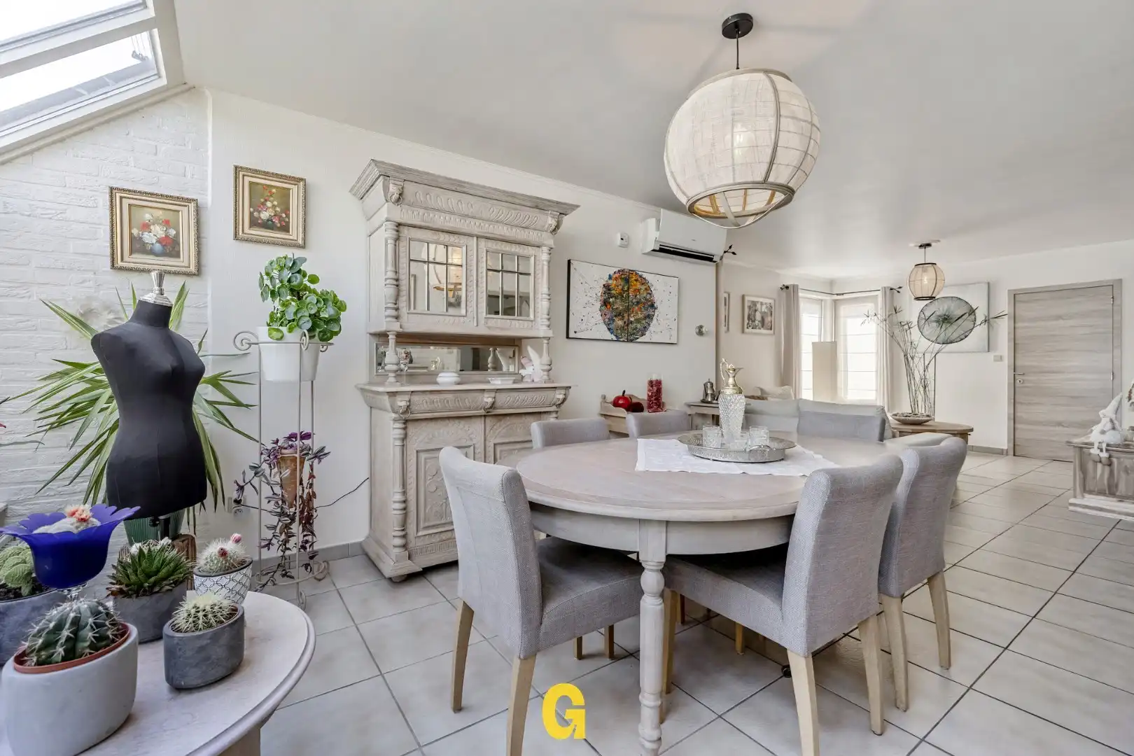 Halfopen woning met prachtige tuin met zwembad en blijvend zicht op achterliggend groen foto 11