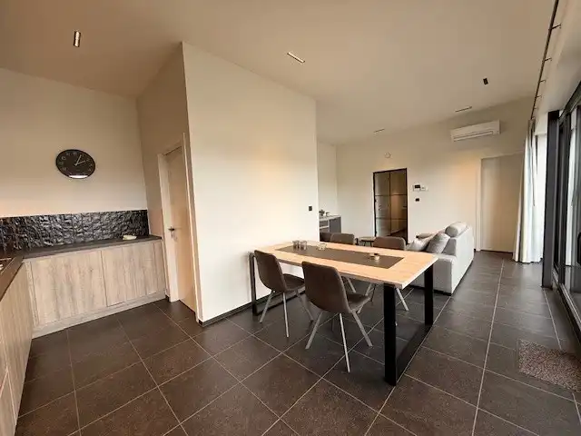 Nieuwbouwappartement met 1 slaapkamer, terras en autostandplaats te Maasmechelen. foto 7