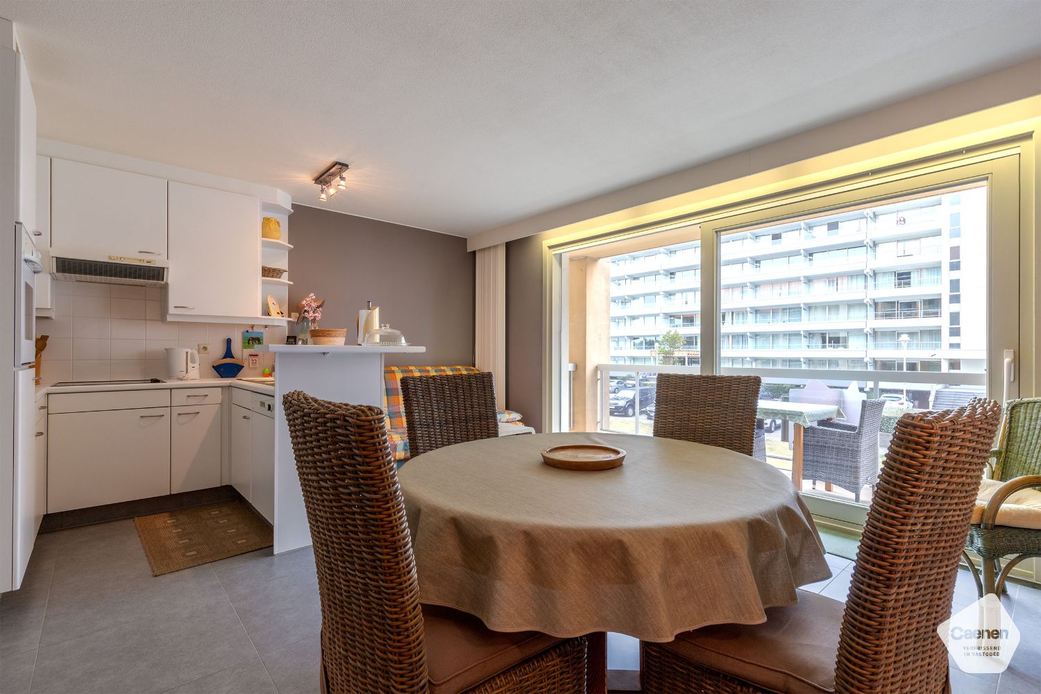 Instapklare studio met slaaphoek én ruim terras te Nieuwpoort foto 2