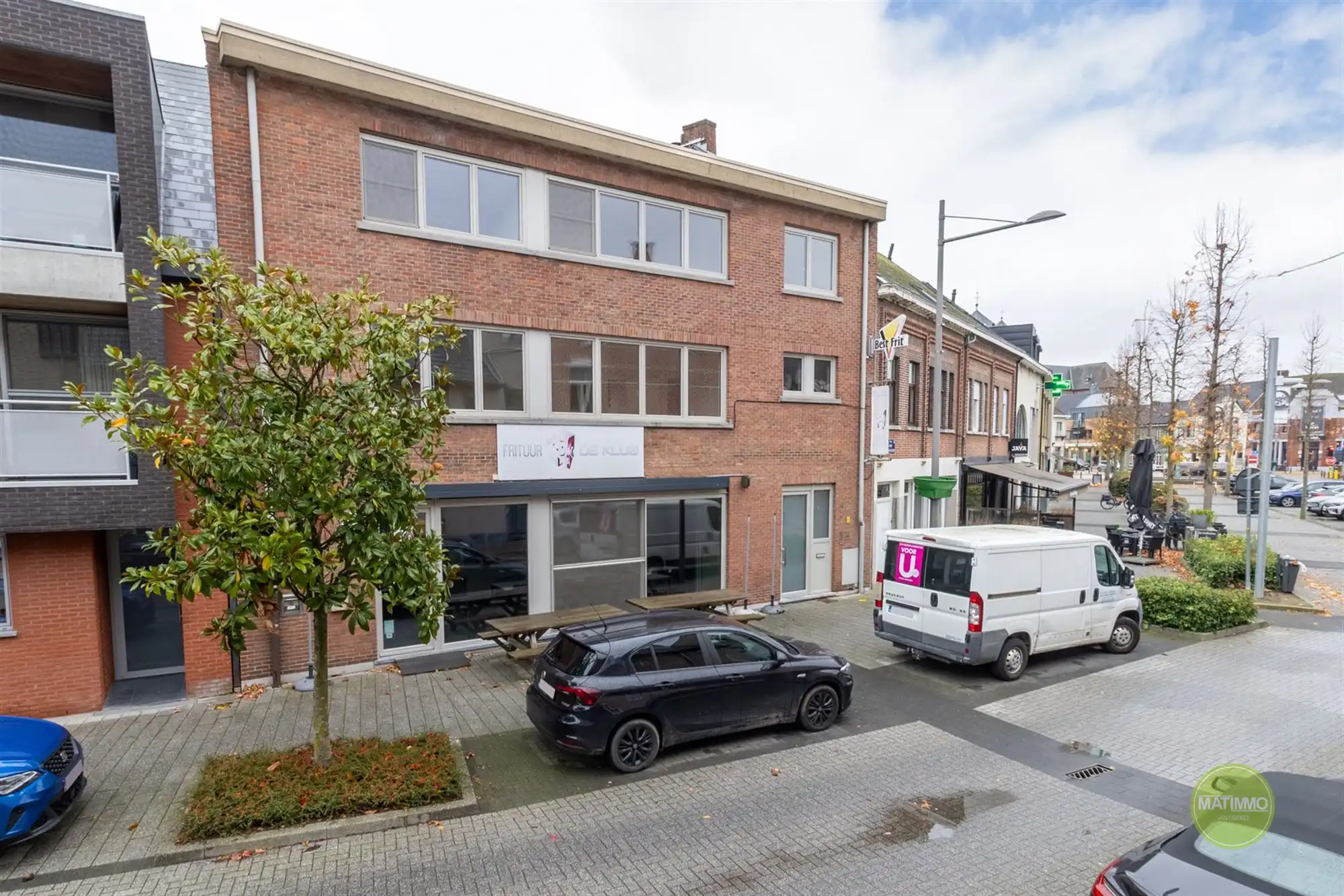 Commercieel handelspand met duplex appartement in Balen foto {{pictureIndex}}