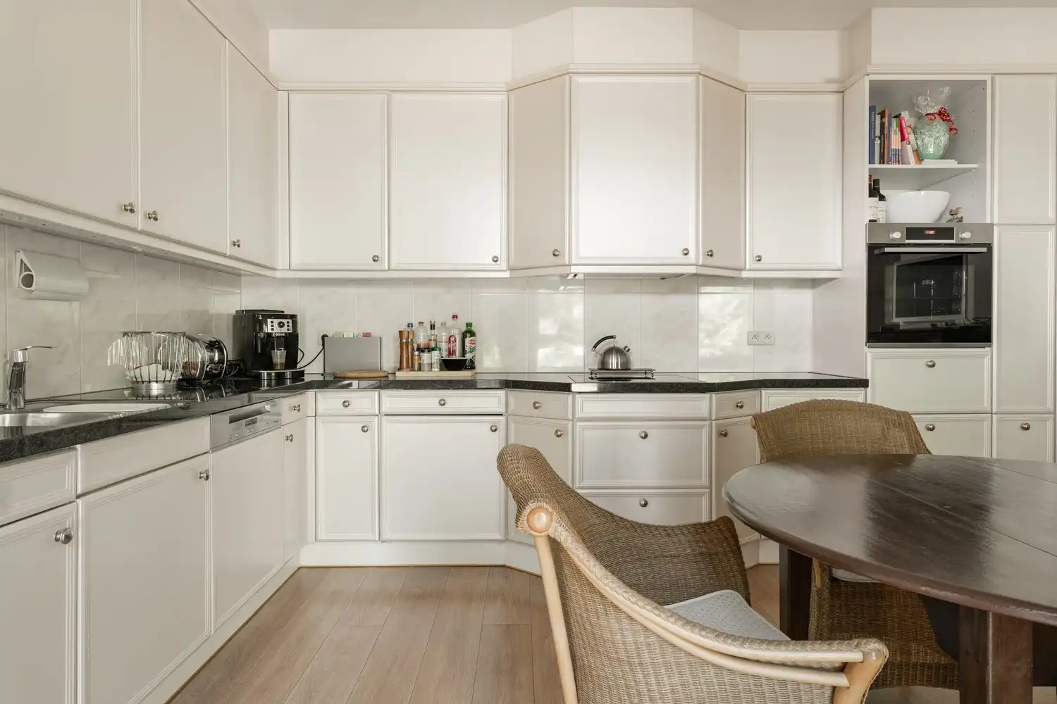 Mooie prachtige gelijkvloerse villa in de gegeerde villawijk Kollenberg te Achel! foto 17