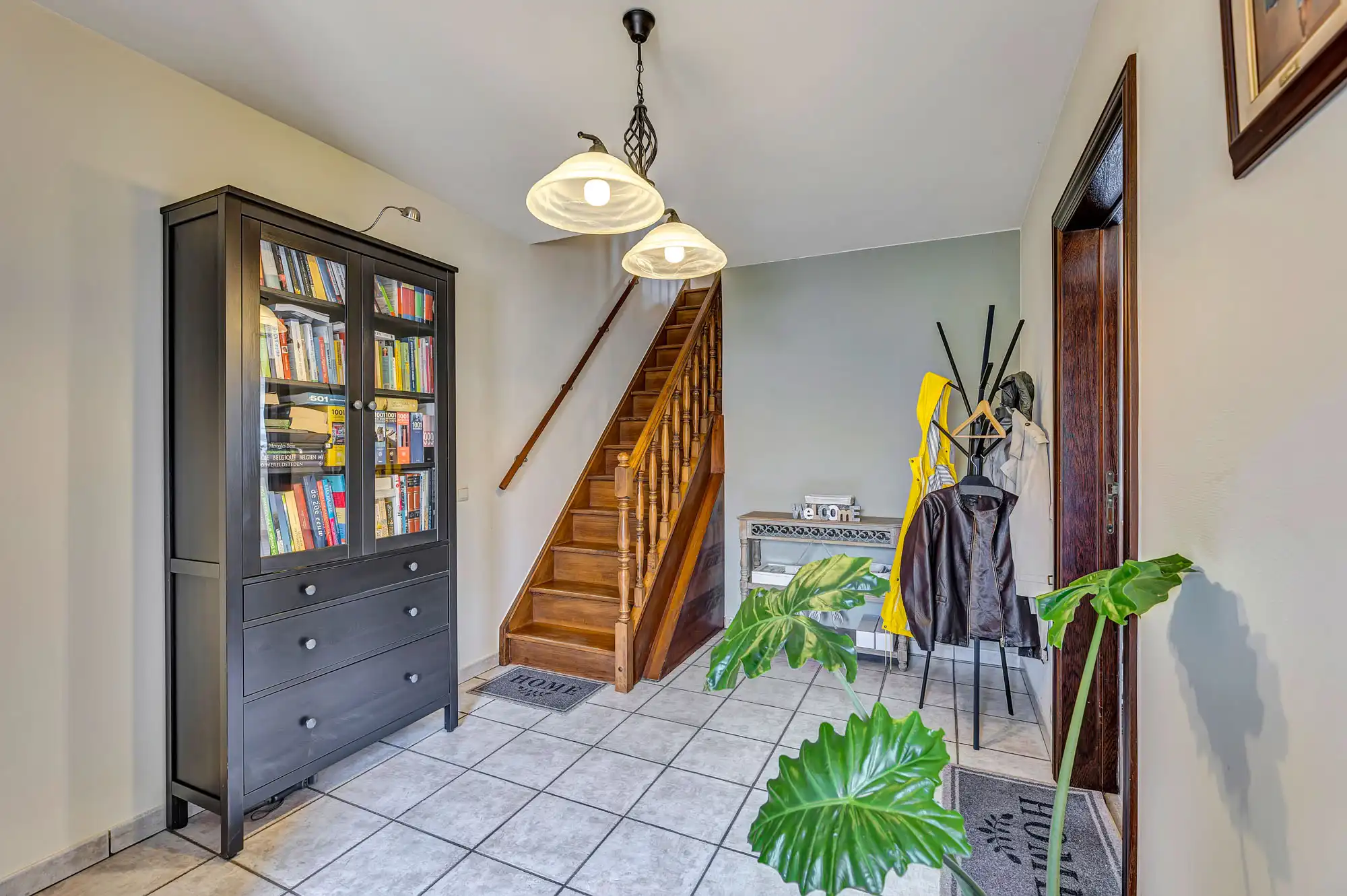 Instapklare onderkelderde woning met prachtig uitzicht foto 2