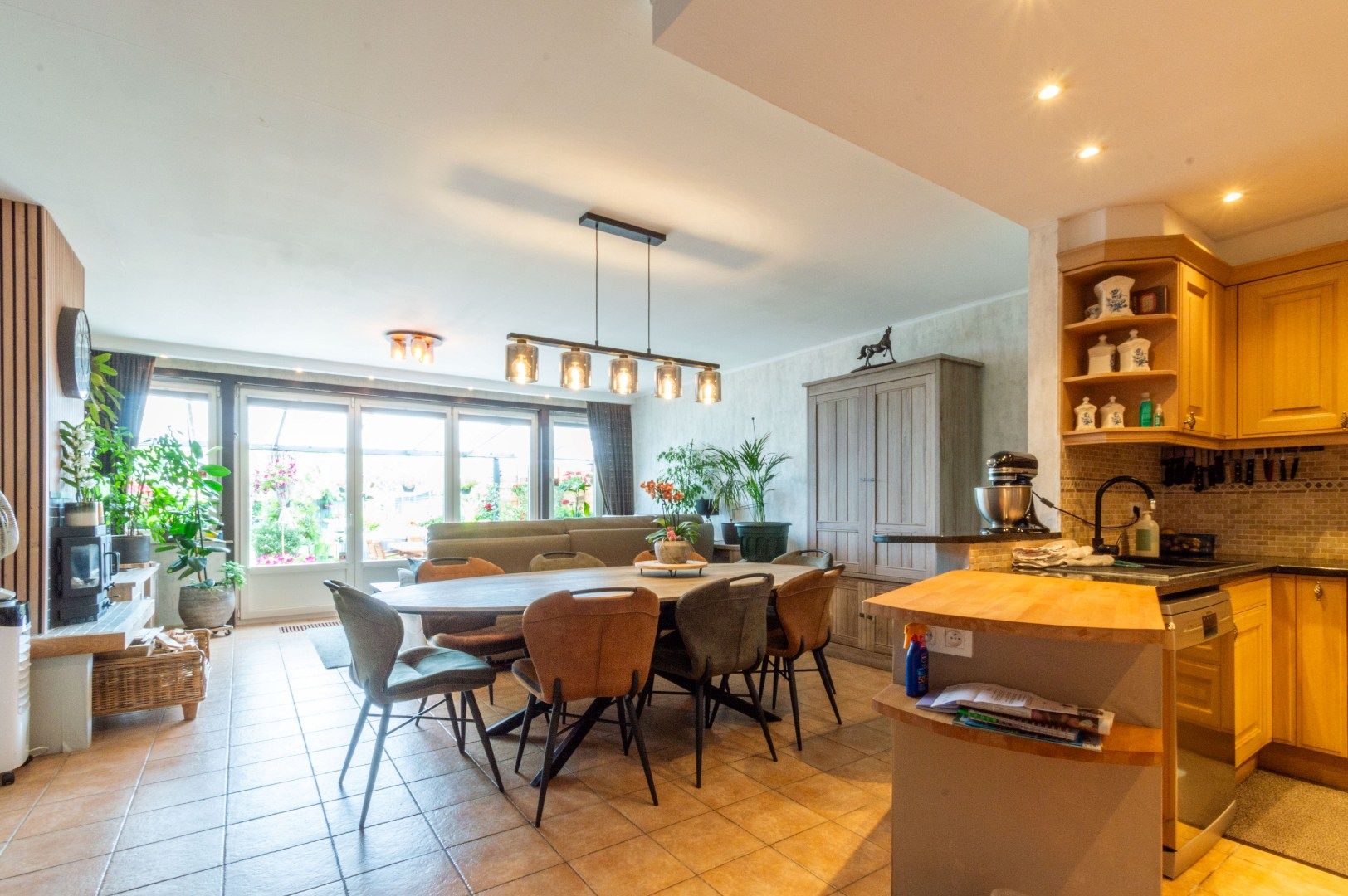 RUIME & RECENTE WONING MET 5 SLP + 2 BDK ! foto 3