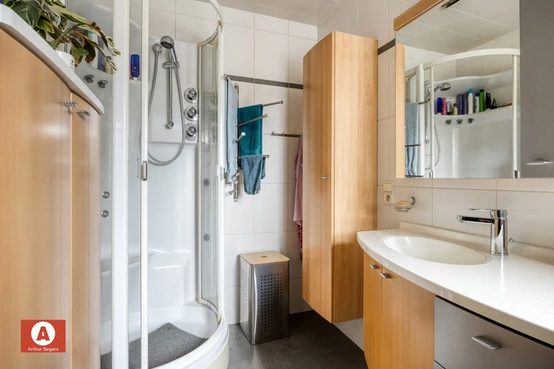 Ruime woning met 5 slpk en prachtige tuin op topligging foto 17