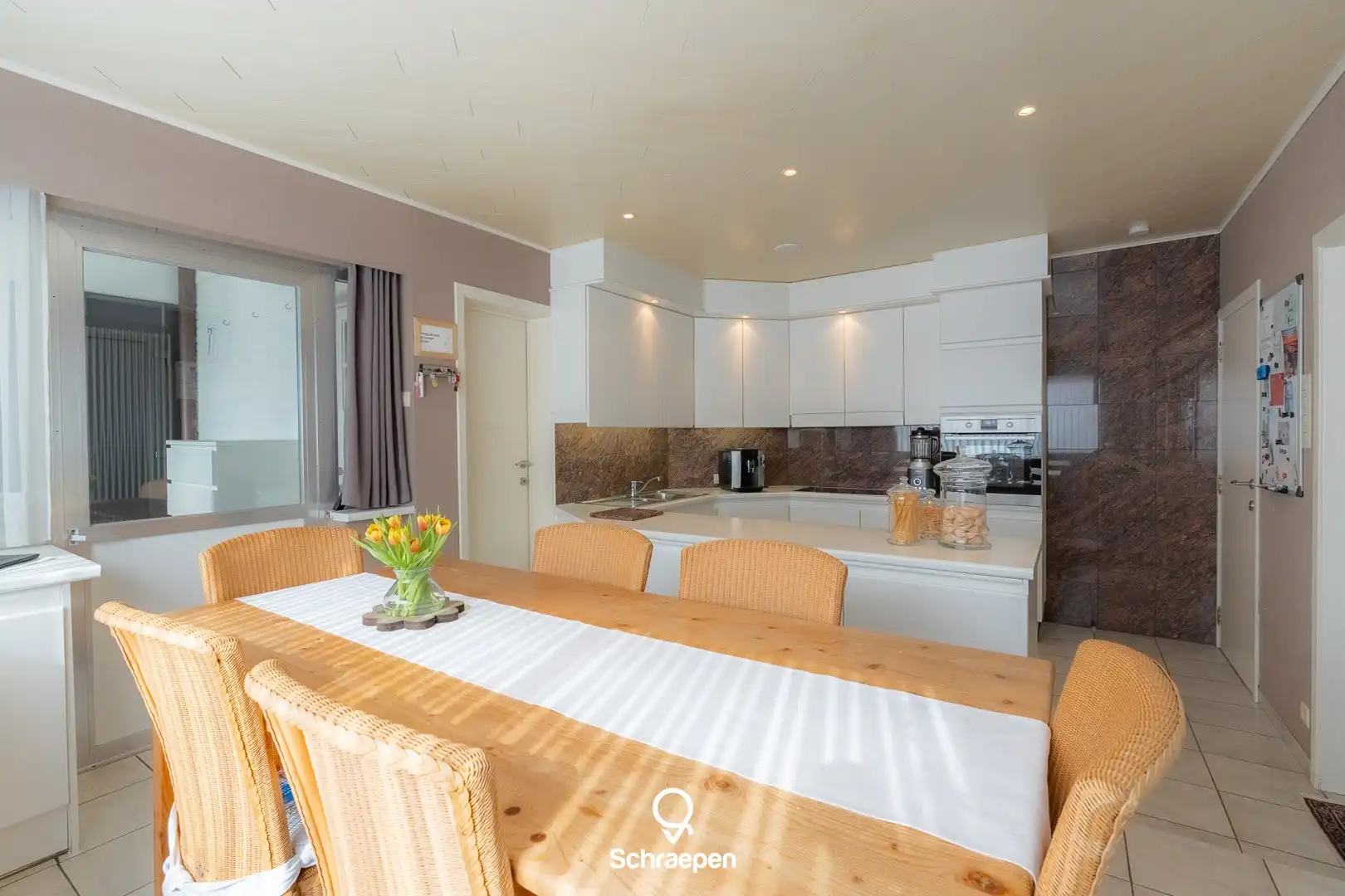 Uitstekend gelegen gezinswoning met 3 slpks, EPC- label C én schitterende tuin te Hasselt! foto 3