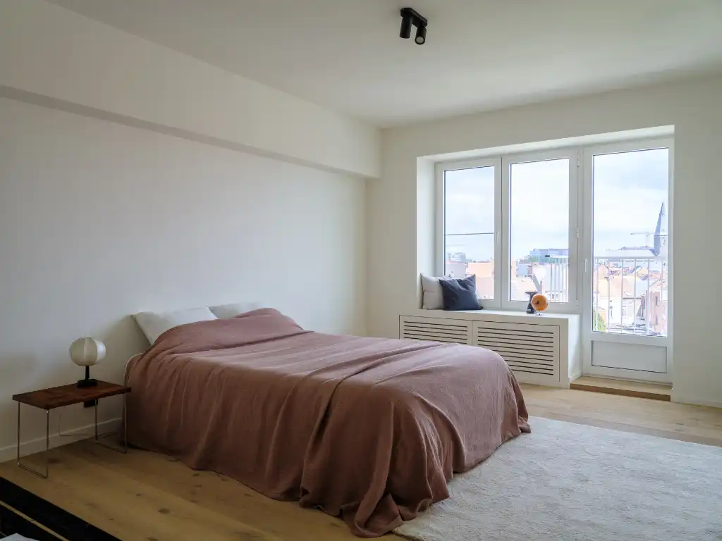 Ruim en lichtrijk 3 slpk appartement met terras nabij het station Gent-Sint-Pieters foto 17