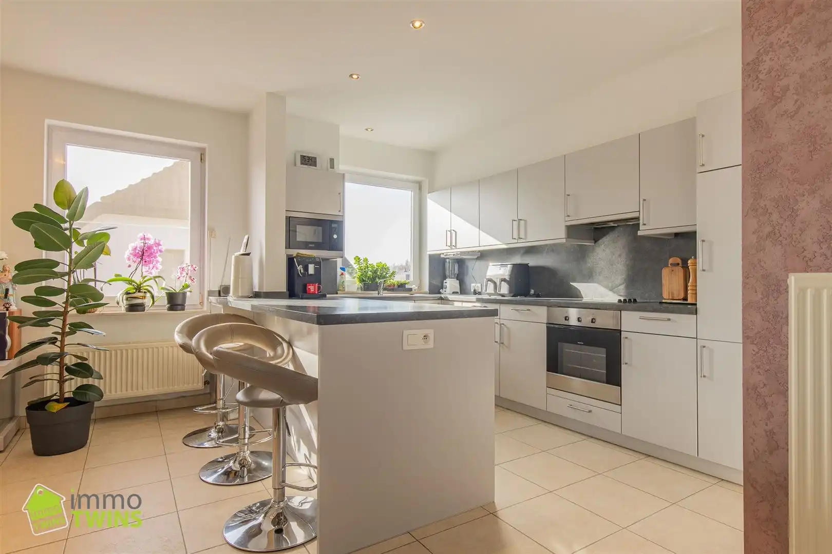 Duplex app met garage  foto 4