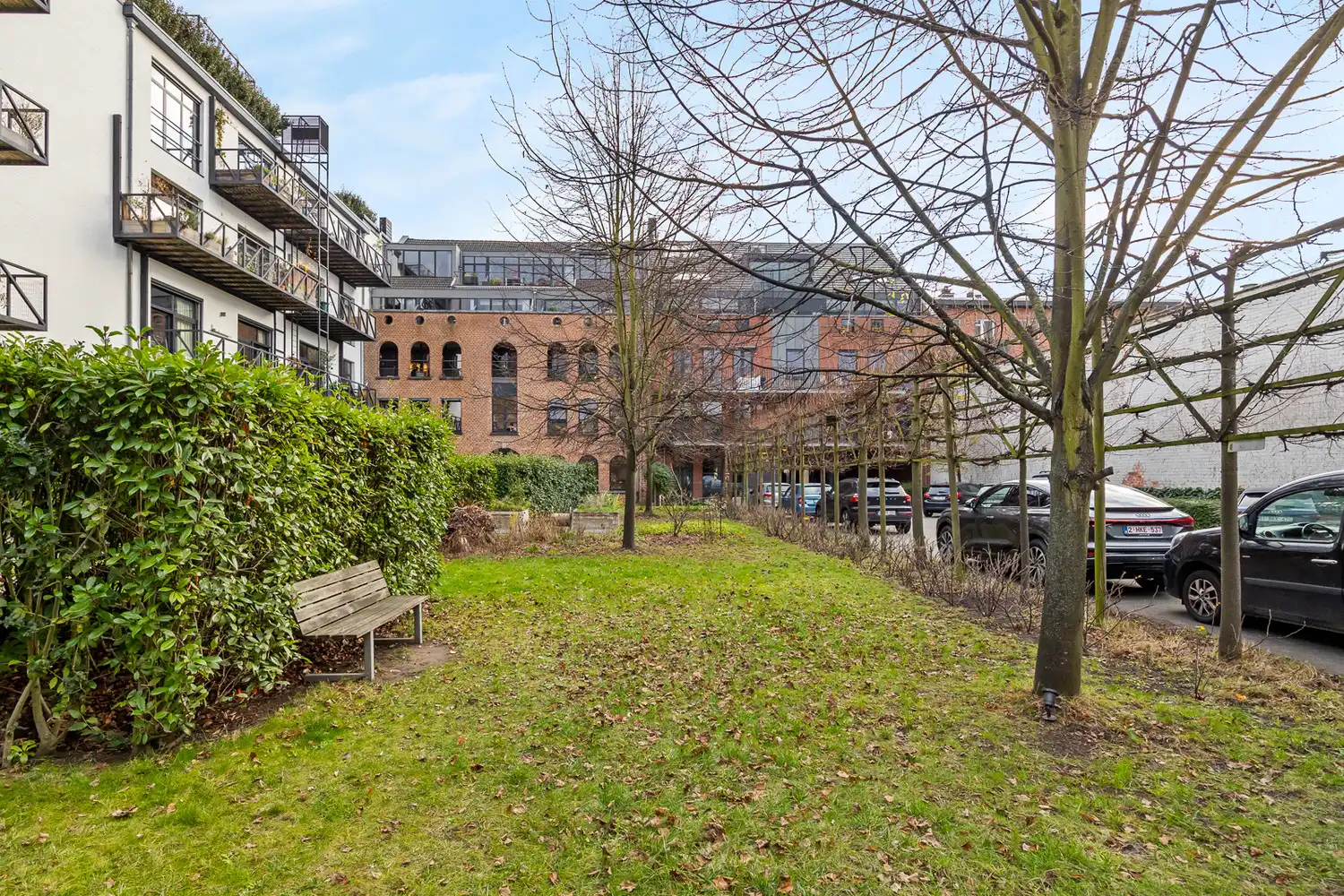 Uitzonderlijke loft 200m² + aangelegde daktuin, terras en 2 optionele garages in rustig, groen woonerf op de grens Borgerhout/Antwerpen foto 3