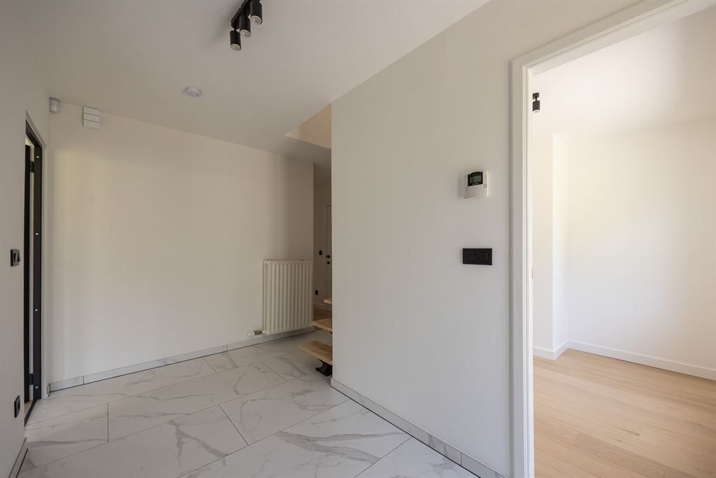 Stijlvol gerenoveerde villa met ruime tuin foto 13